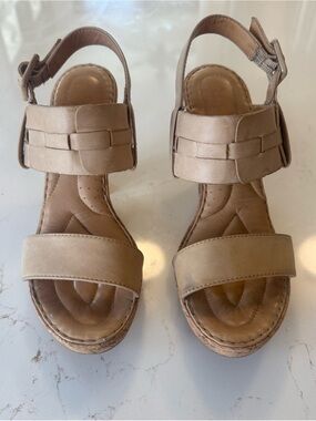 Born Crown Beige Woven Leather  Heeled Sandals, Size 9